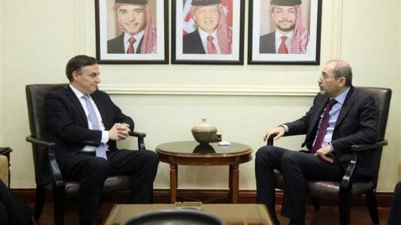 الأردن يبحث مع البرلمان