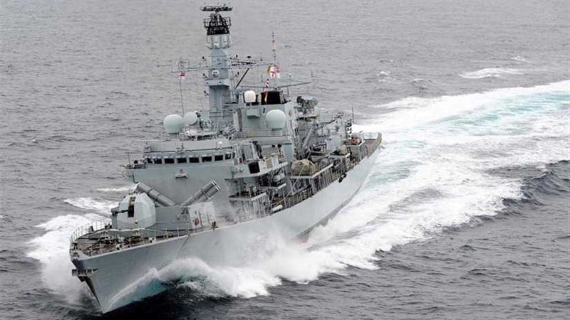 بريطانيا ترسل الأسطول