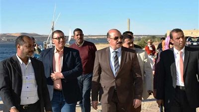 محافظ أسوان: لجنة لمراجعة مشروعات تطوير السوق السياحي القديم وكورنيش النيل
