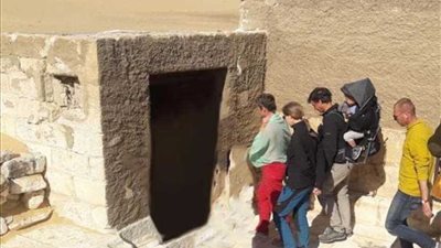 وفد سياحي أوكراني يزور المناطق الأثرية بالمنيا