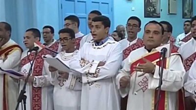 آلاف الأقباط بأسيوط يؤدون قداس عيد الميلاد