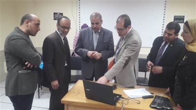رئيس جامعة الأزهر يتابع تفعيل منصات التعليم 