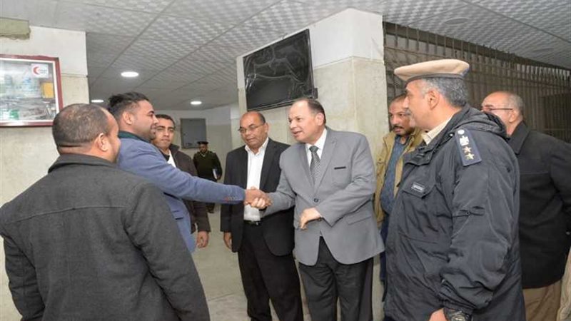 محافظ أسيوط يزور