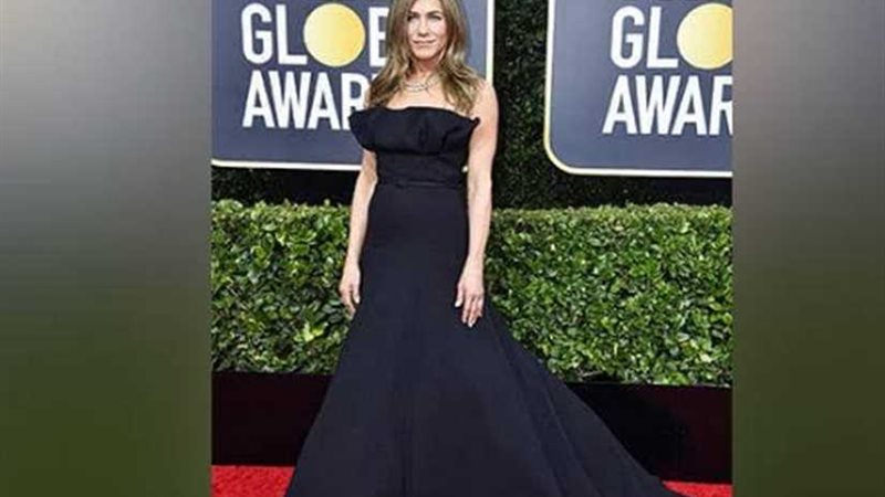 شاهد إطلالات النجوم