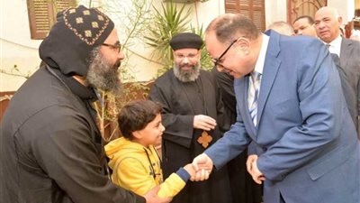 لليوم التالي.. محافظ أسيوط يزور الكنائس للتهنئة بعيد الميلاد