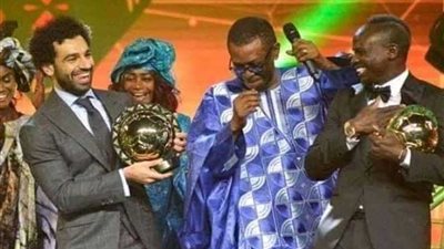 محمد صلاح يهنئ 