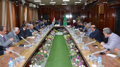 محافظ الدقهلية يجتمع برؤساء المدارس الخاصة