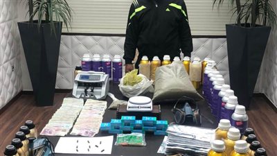 ضبط متهم ونجله يصنعان 