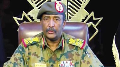 البرهان يؤكد حرص السودان على تطوير وتعزيز العلاقات مع تشاد