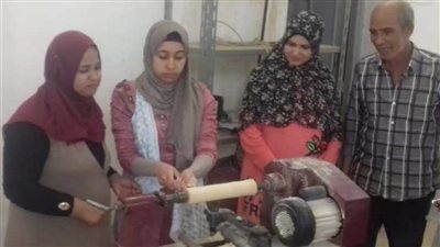 وزير القوى العاملة: التدريب على مهن الأرابيسك والسجاد والكليم ومخلفات النخيل