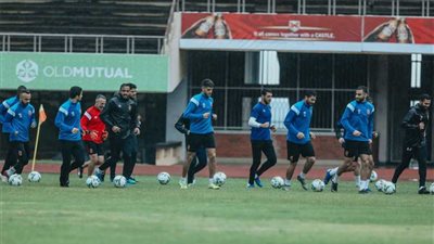 السفير المصري يحضر مران الأهلي في زيمبابوي