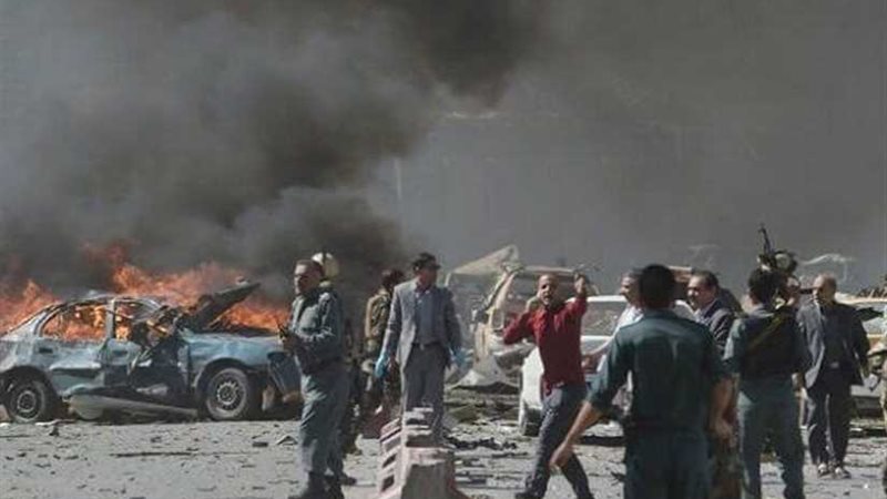 مقتل وإصابة 16 شخصا