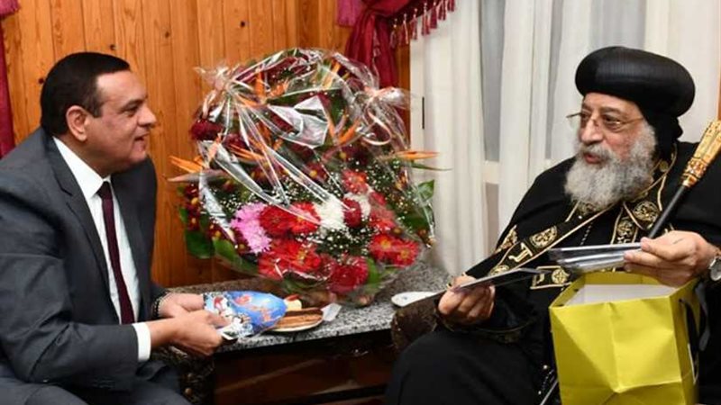 محافظ البحيرة يهنئ