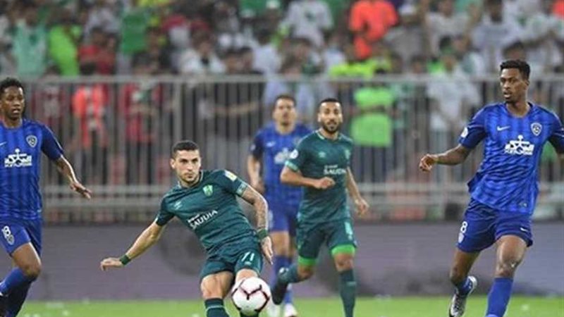 الهلال يضرب الأهلي