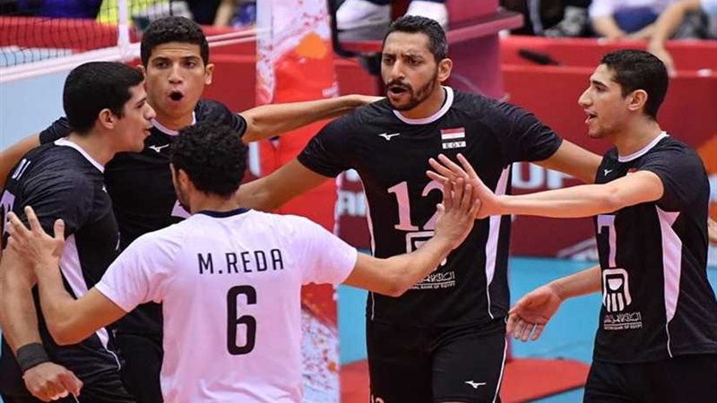 طائرة مصر تسحق الجزائر