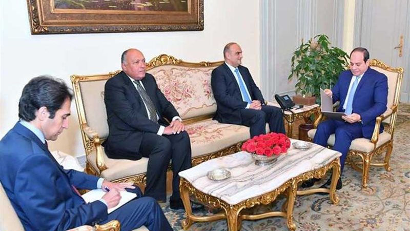 الرئيس السيسي يتسلم