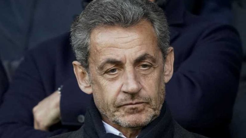 ساركوزي يمثل أمام