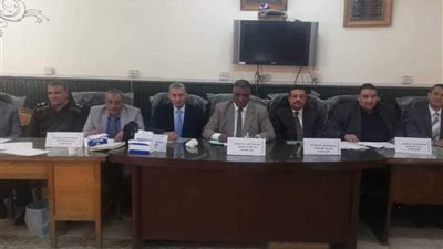 8 مرشحين يتنافسون على مقعد 