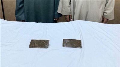 ضبط طالبين وبحوزتهما 200 جرام حشيش في أسيوط