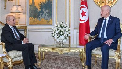 لودريان عقب لقاء الرئيس التونسي: اتفاقات أردوغان والسراج خارجة عن الشرعية الدولية