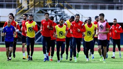 تقسيمة بالكرة في ختام مران الأهلي بهراري