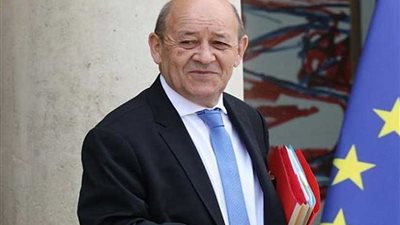 وزير فرنسي: إيران ستحصل على سلاح نووى