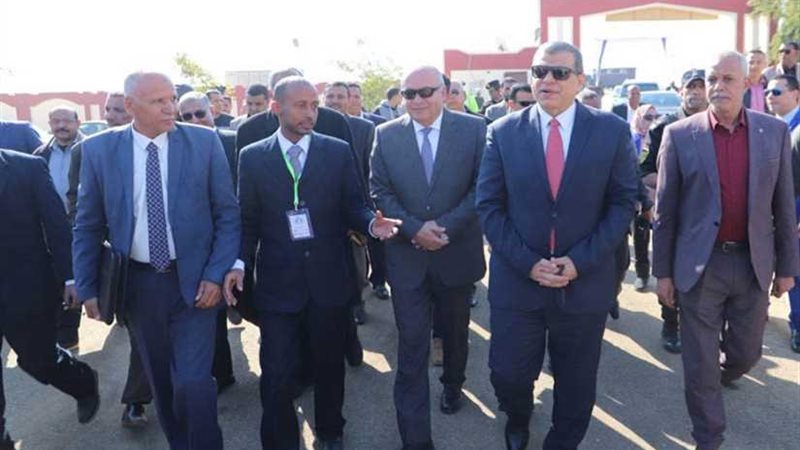 في بداية جولة بالصعيد..