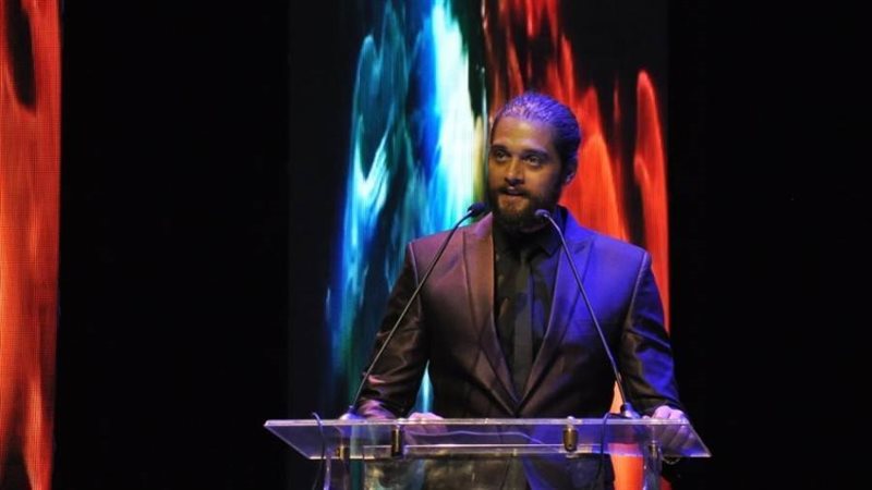 الفنان الشاب عمر