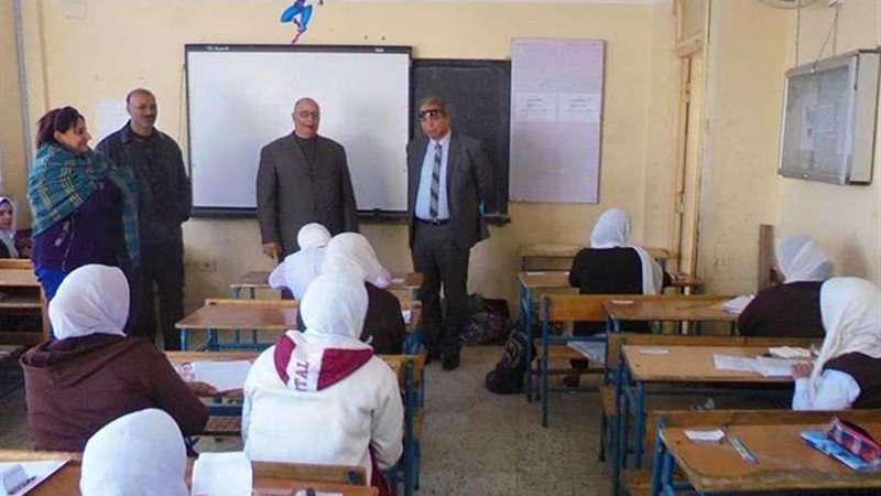 221 ألف طالب وطالبة