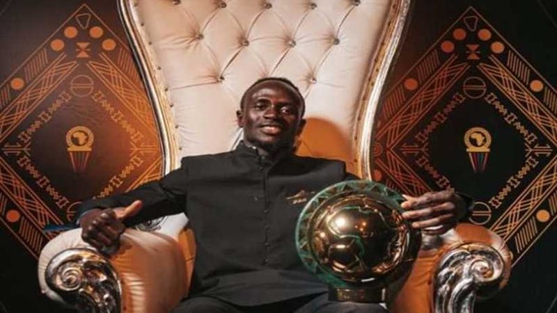 بعد تتويجه بالأفضل..