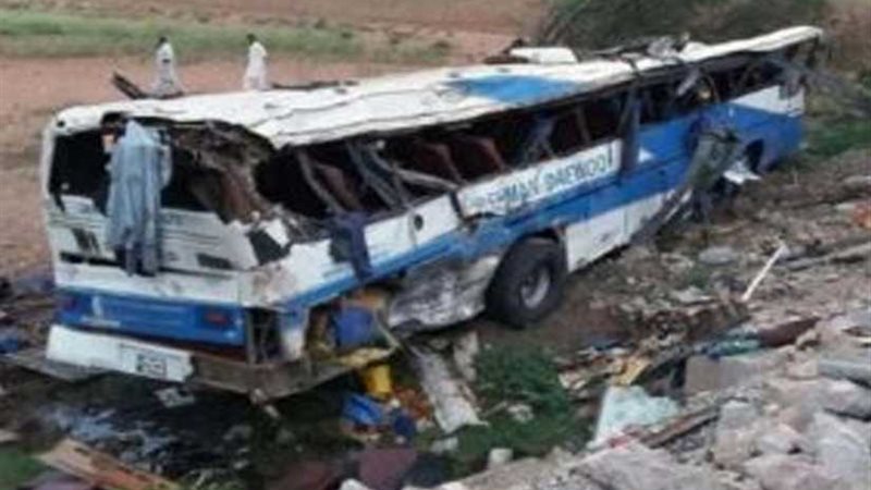 مقتل وإصابة 11 شخصا