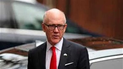 السفير الأمريكي لدى بريطانيا: ترامب 