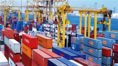 جمارك بورسعيد تحبط محاولة تهريب ملابس غير خالصة الرسوم