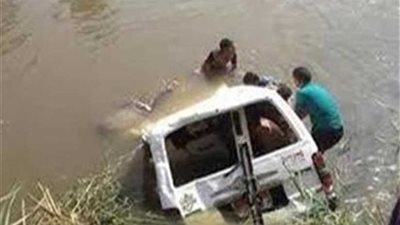 إصابة 7 أشخاص إثر انقلاب ميكروباص داخل ترعة ببني سويف