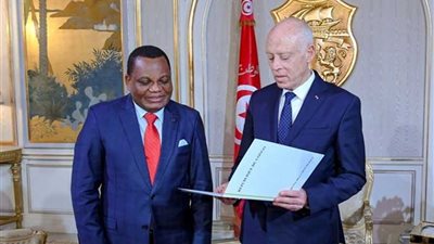 الرئيس التونسي يبحث مع وزير خارجية الكونغو سبل حل الأزمة الليبية