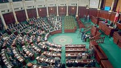 البرلمان التونسي يواصل جلسة التصويت على الحكومة وسط رفض النواب