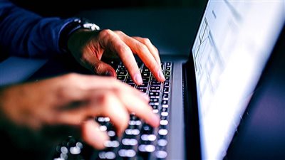 لو مضطر تروح الشغل..٤ خطوات لتبقى آمنًا من فيروس كورونا في الخارج