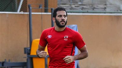 مروان محسن يعدل النتيجة للأهلي بهدف رائع