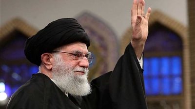 مصدر إيراني معلقا على أنباء استقالة روحاني: منذ الصباح في مكتبه