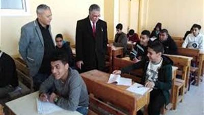 وكيل وزارة التربية والتعليم يتابع الامتحانات في شمال سيناء