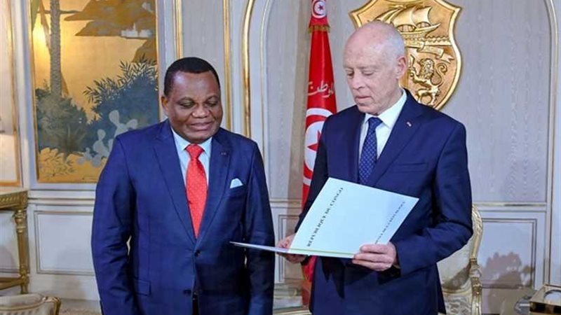 الرئيس التونسي يبحث