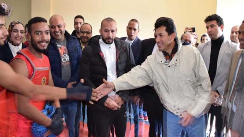 أشرف صبحي يفتتح أعمال