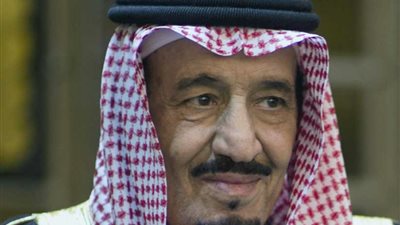 خادم الحرمين الشريفين يتسلم رسالة من ملك البحرين