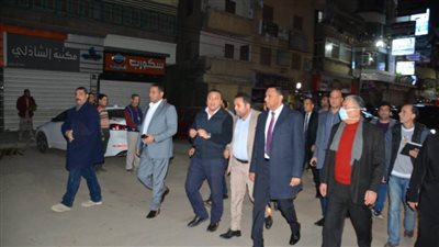 محافظ الدقهلية يقود حملة لمتابعة تنفيذ غلق المحال التجارية والمفاهي