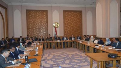 أول اجتماع للجنة 