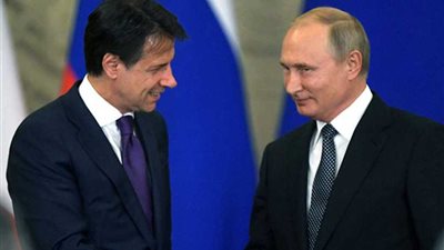 بوتين وكونتي يبحثان تسوية الأزمة الليبية