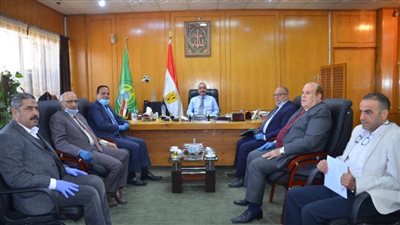 محافظ الإسماعيلية يلتقي نواب البرلمان لمناقشة أهم المشروعات الخدمية