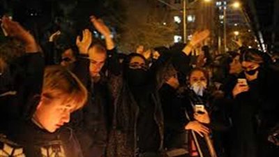 أنباء عن استقالة مسؤولين إيرانيين كبار