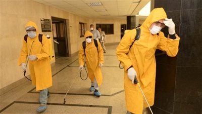 جامعة أسيوط تواصل أعمال التطهير والتعقيم لحرمها الجامعي