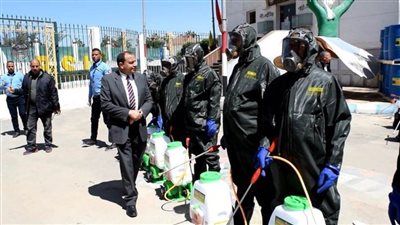 رئيس جامعة بني سويف يتابع أعمال تطهير وتعقيم المنشآت